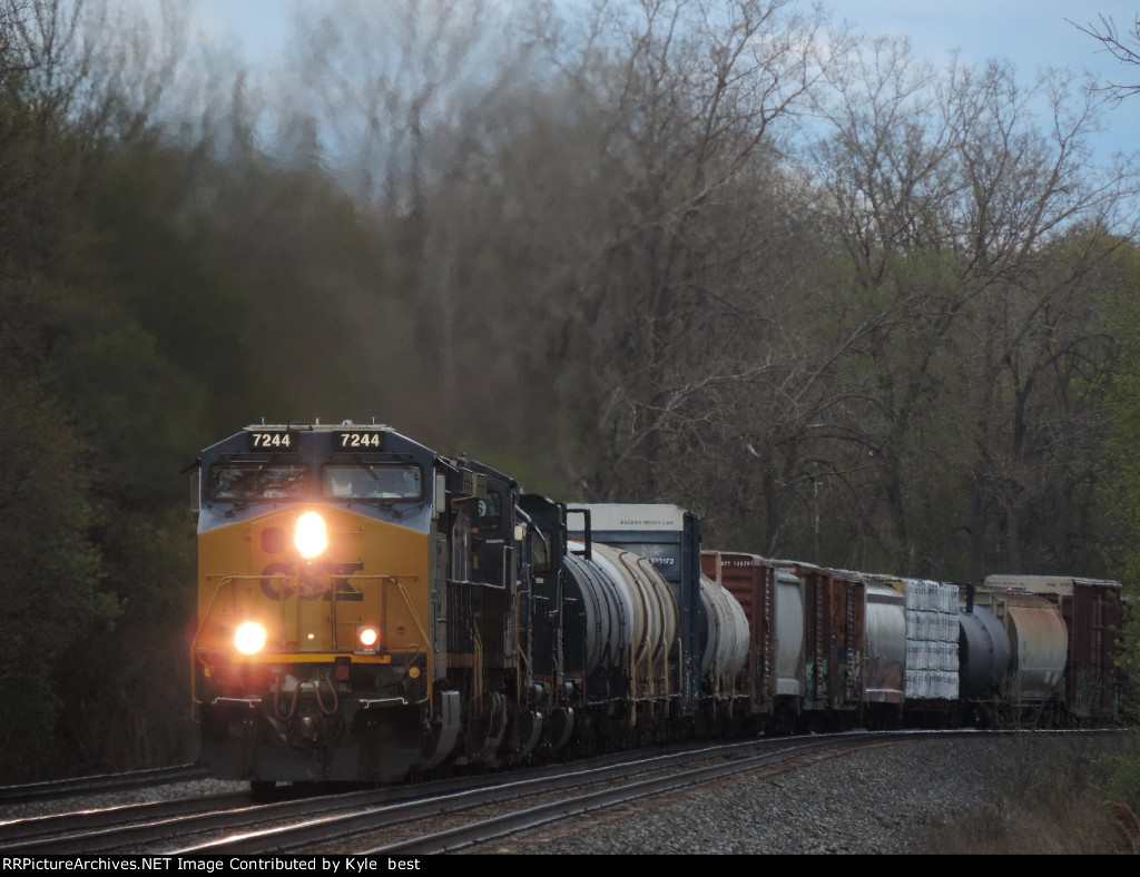 CSX 7244 on M363